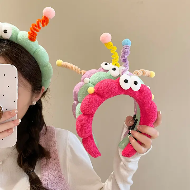 かわいい大きな目のキャラクター付きヘアバンド【スリップ防止・洗顔用・多用途】