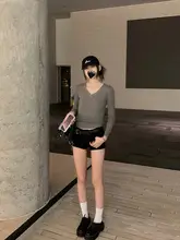 黒のデニムショートパンツ【春夏用・スリムフィット・ハイウエスト】（セットアップ対応）