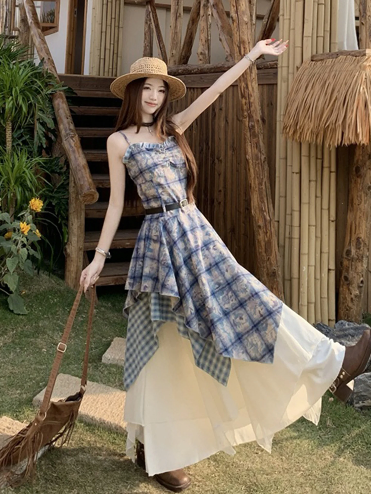 6月後半に着るべき「きれいな服装」は、チェック柄のセットアップで決まる？