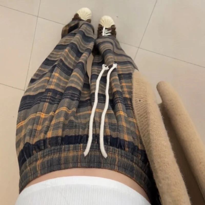 冬のジーンズコーデで失敗しない、チェック柄のワイドパンツはどんなもの？
