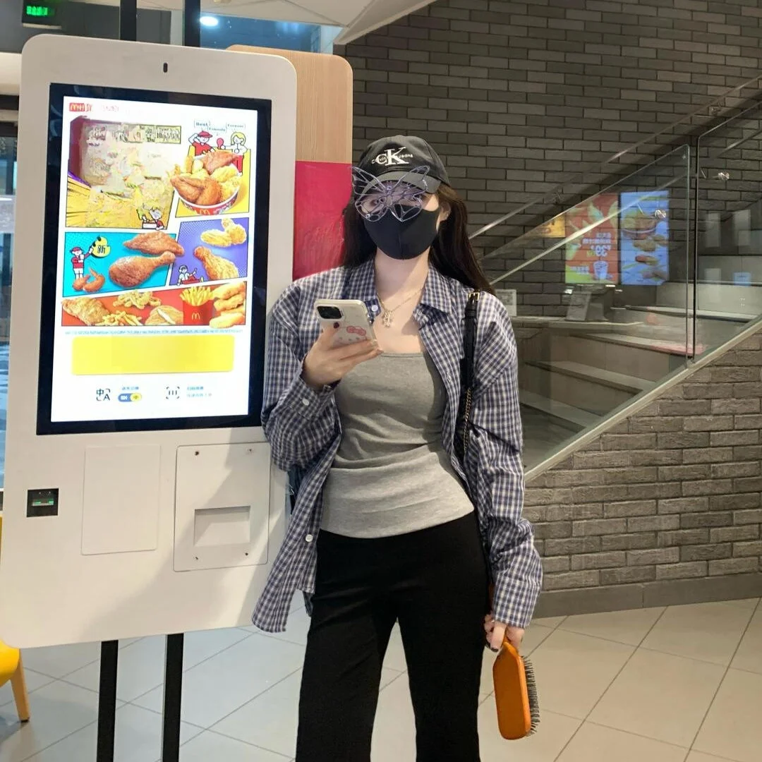 ストレッチ パンツ 黒 レディース：高身長向けヴィンテージ風フレアパンツのフィット感と実用性