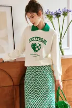 ポロ襟デザインのアプリコット色プルオーバー【冬用・落肩・カラーブロック・ルーズフィット】