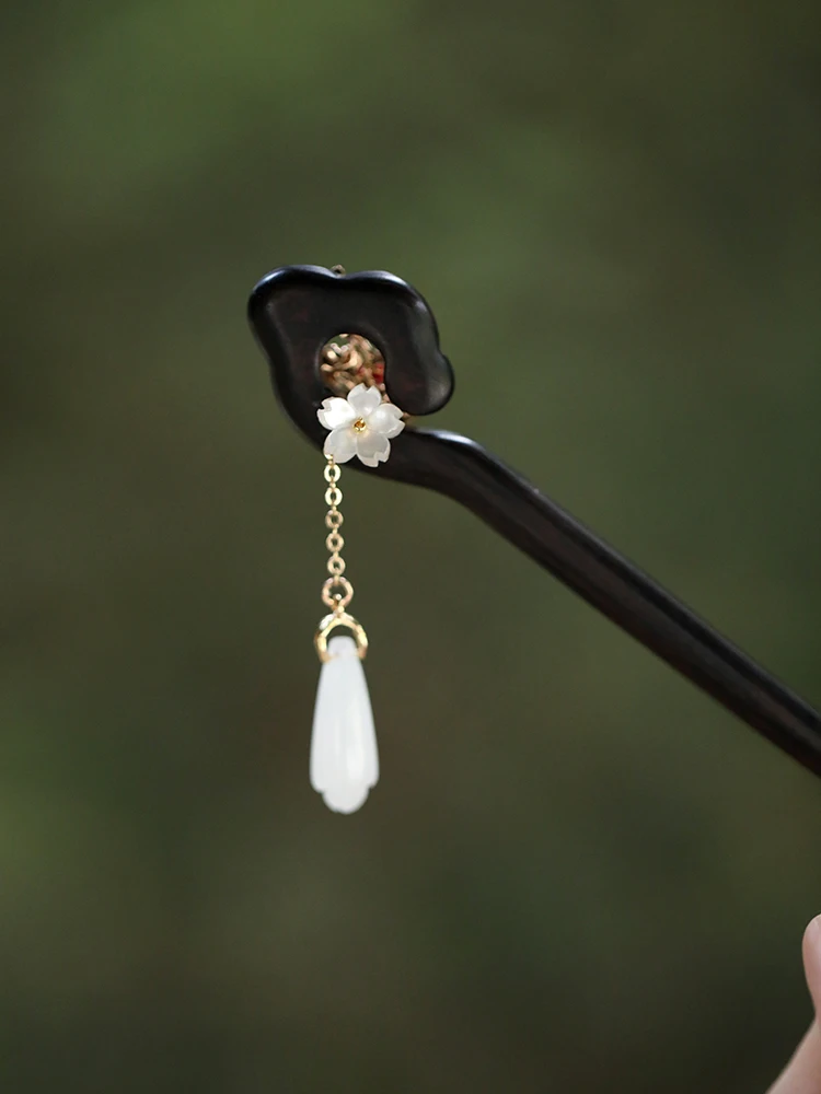 玉ランの花 黒檀木製発簪：葬儀アクセサリーとしての実用性とデザイン特性