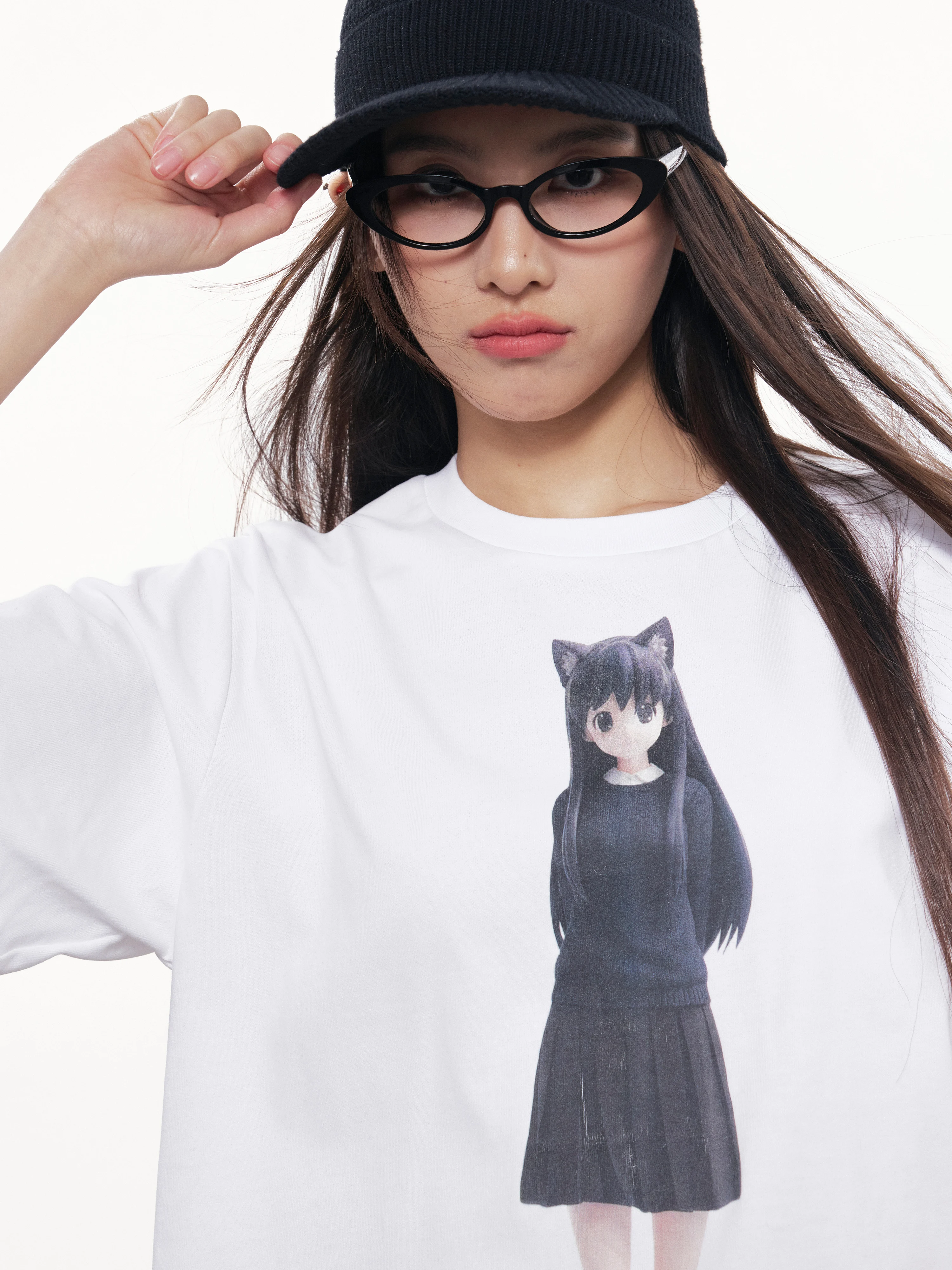 二次元猫耳デザインTシャツ：大人女性向けのリメイクワンピースとしての実用性とデザイン性
