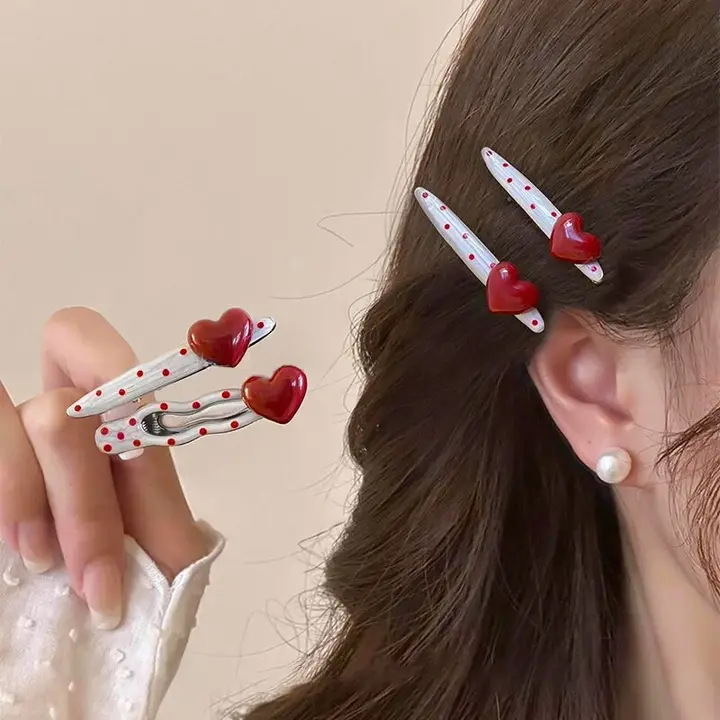 レトロアンコラレッドラブドットヘアピン