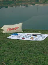 防水防潮の厚手アウトドアピクニックマット【携帯便利・キャンプ用・ビーチにも最適】