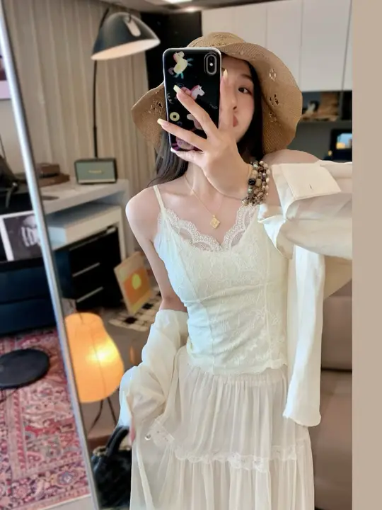 フランス風レースノンワイヤーブラトップ【細肩ひも・美背デザイン・極上の柔らかさ】