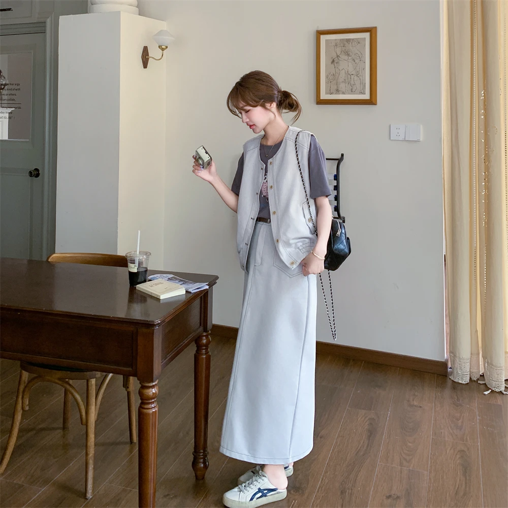 スキニー デニム コーデ 夏の着こなし方：3点セットで実現するカジュアルかつ優雅なスタイル