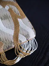 貝殻モチーフのハンド刺繍ビーズクラッチバッグ【ヴィンテージ風・ビーズ装飾・多機能】