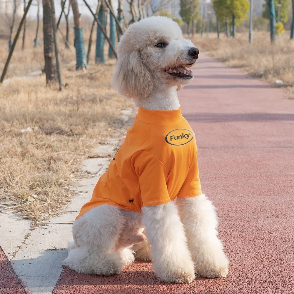 夏用大型犬服：通気性と薄手設計で暑さ対策を実現
