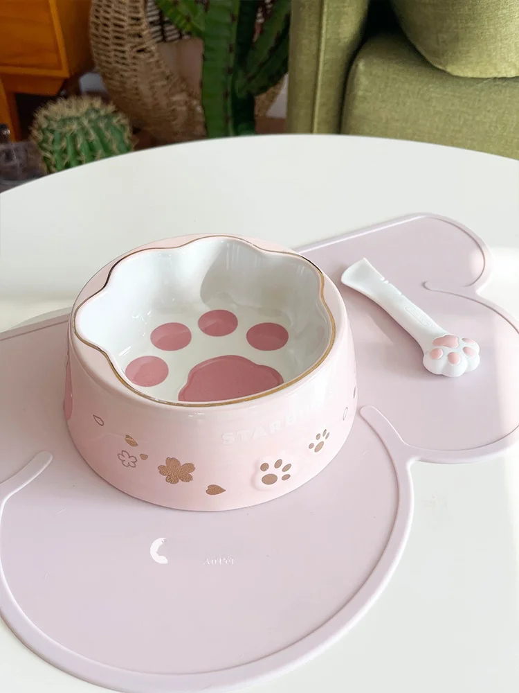ロマンティックな桜デザインの猫用陶器ボウルは、安全で衛生的な食器選びにどう活用するか