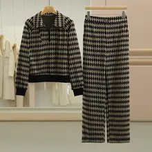 マンチェック柄スウェットシャツとスポーツパンツのセットアップ【冬用・カジュアルスタイル】（セットアップ対応）
