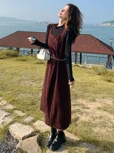 おしゃれなダークレッドのサロペットワンピース【長袖・重ね着スタイル・春秋用】（セットアップ対応）