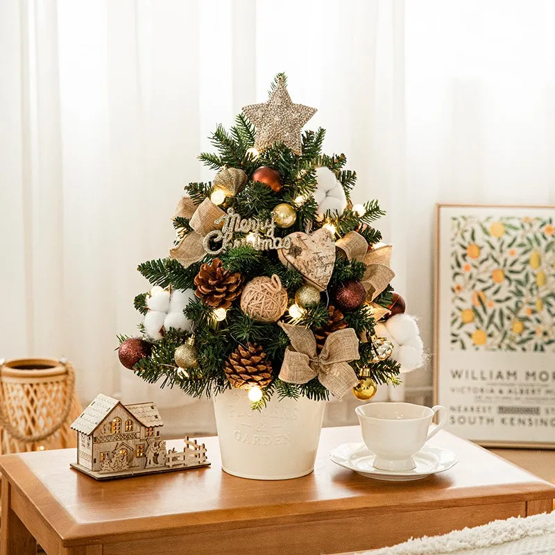 12月クリスマスに贈るプレゼントとして、クリスマスツリーは本当に必要なのか？
