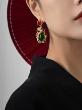 赤い龍の年のイヤリング【レトロ・ドラゴンモチーフ・ウエディング用】
