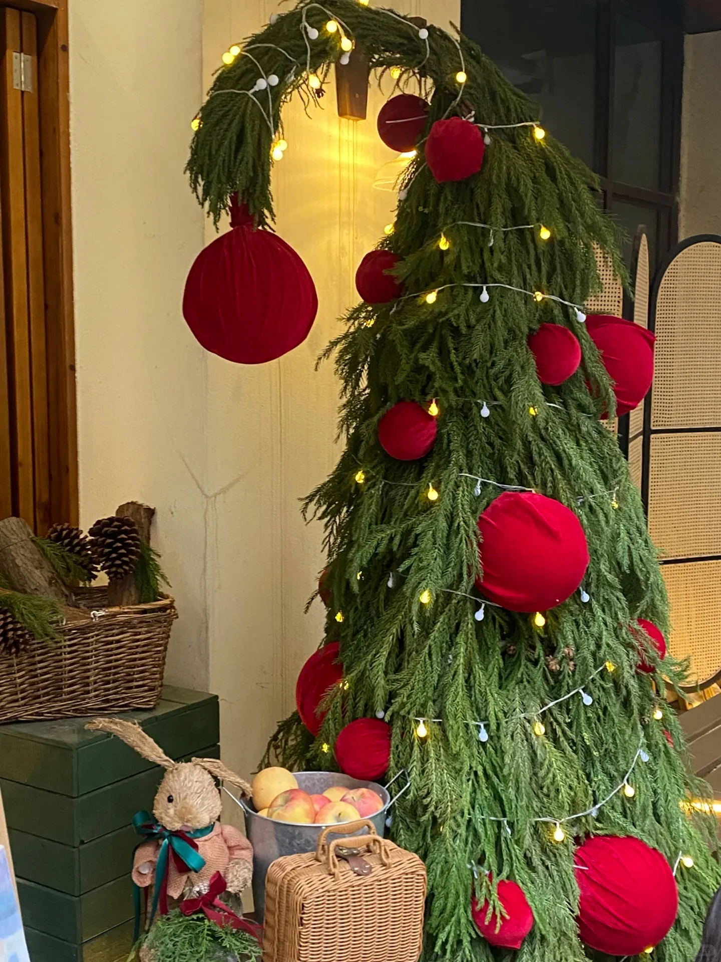 12月クリスマスに贈る「もらって嬉しい」プレゼントは？布製クリスマスボールで季節の温かみを届けよう