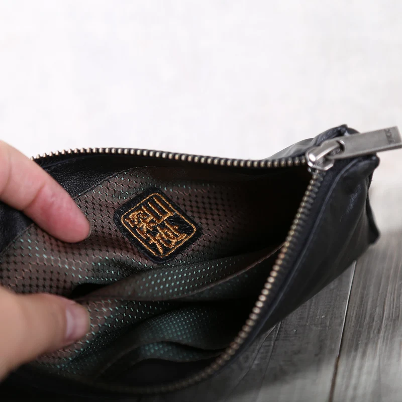 ブランド財布 緑を選ぶべきか？高級感と実用性のバランスを取るための真実