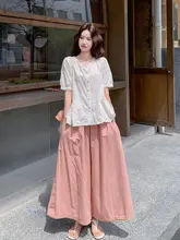 温かみのあるフラワー柄の短袖ブラウスとワイドパンツのセットアップ対応【夏用・スタイル】