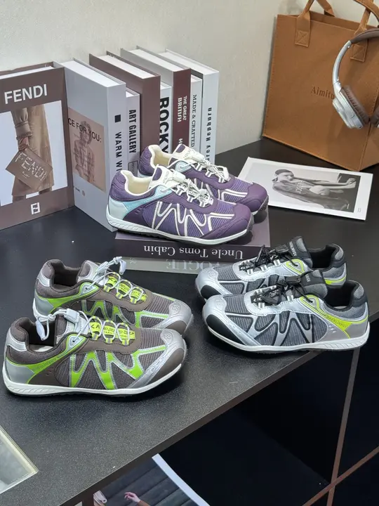 メッシュ素材のレディース厚底スニーカー【ラウンドトゥ・カラーブロック・通気性・クッション性】