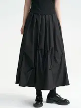 デザイン性の高い黒のプリーツスカート【春秋用・女性用】