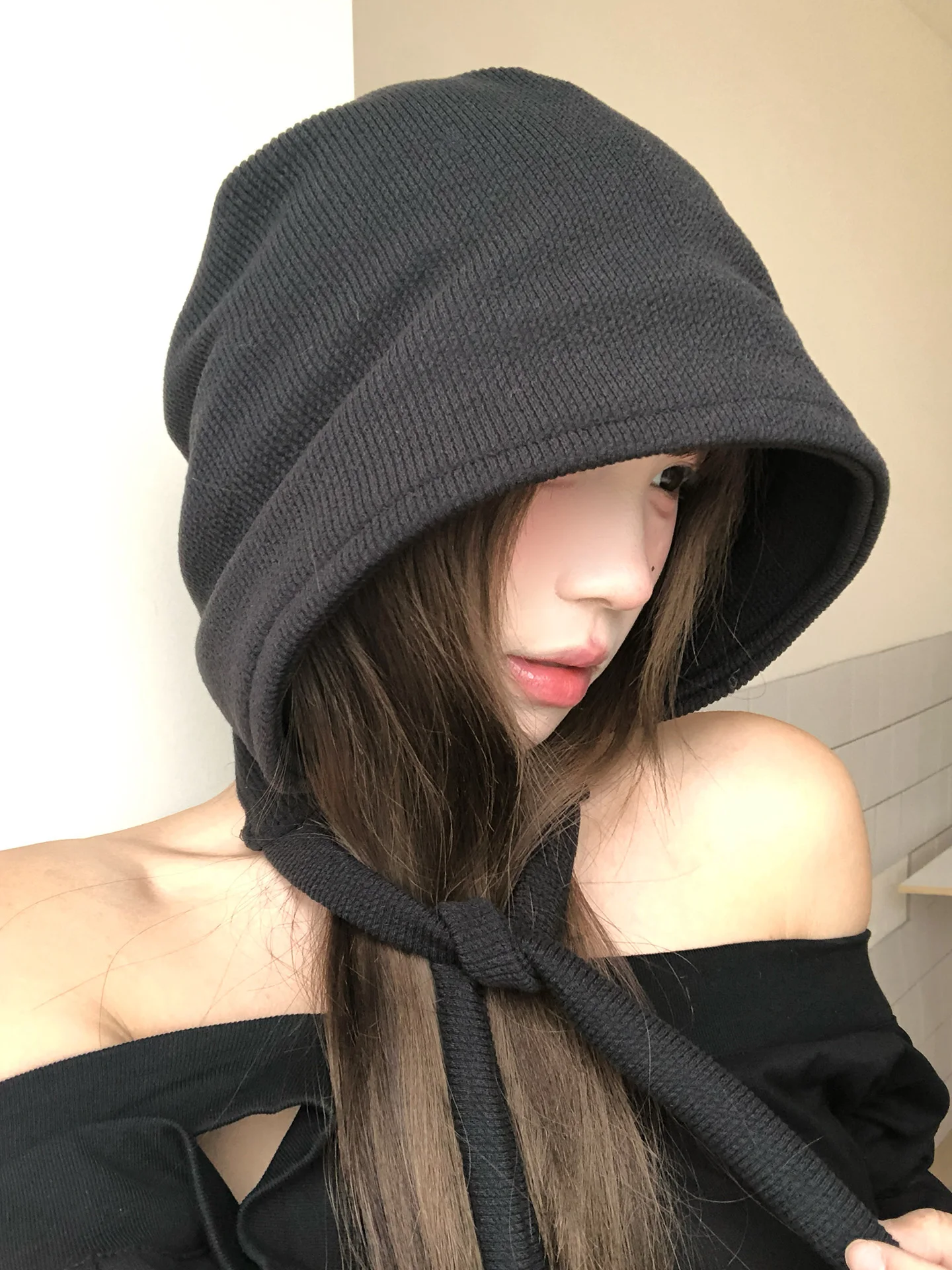 ブラックリボン付きバケットハット：春夏に最適なゆったりフィットデザインの実用性解析