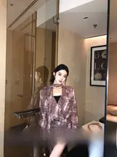 レトロな蛇柄シフォンシャツワンピース【フリル付き・リボンデザイン】
