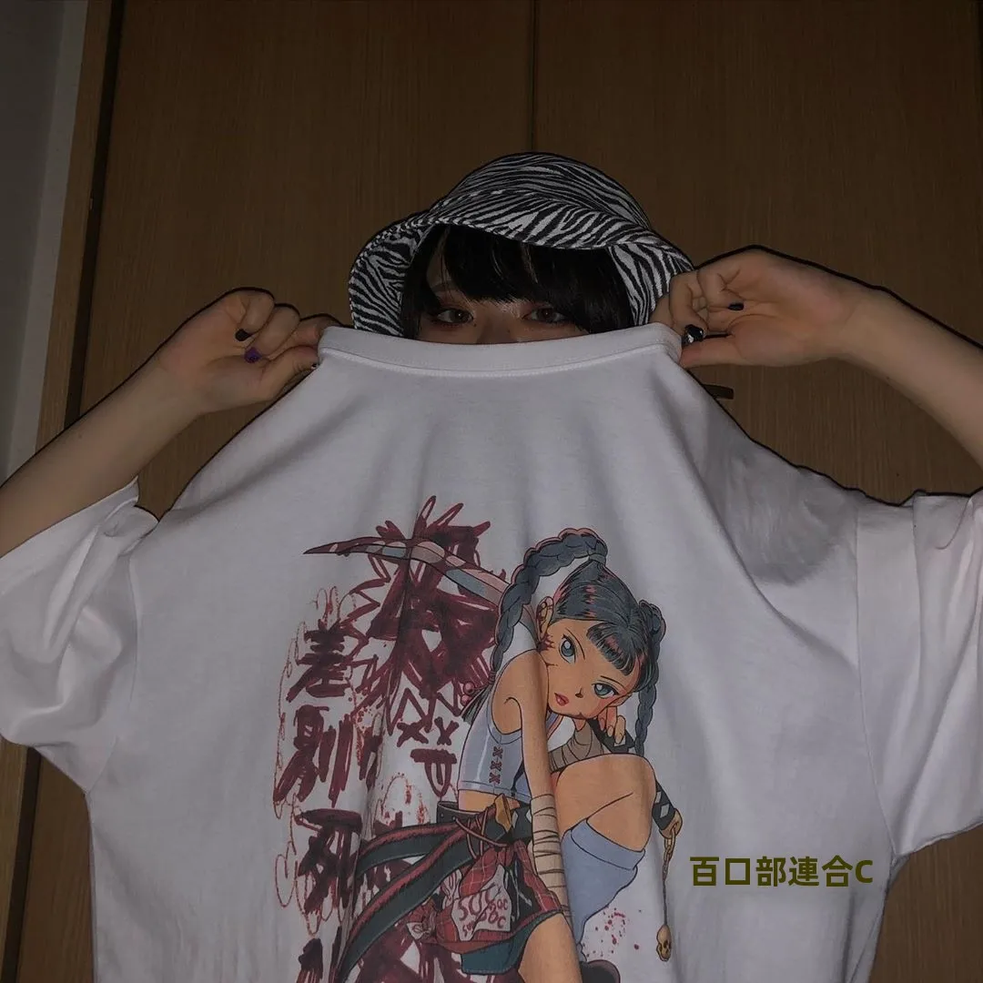 忍者少女の物語 カートゥーンプリントTシャツ：ゆったりシルエットで日常に溶け込むデザインの選択肢