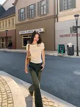 シンプルなデザインの短袖Tシャツ【肌理のある生地・女性用・スタイリッシュ・フィット感】