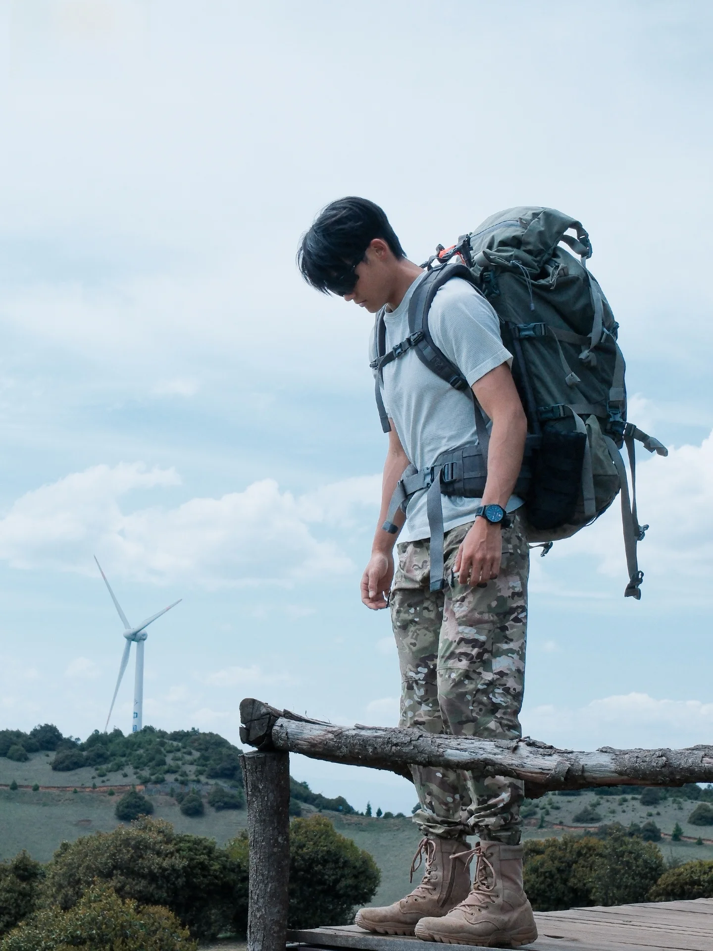 夏季用アウトドア登山用パンツ：通勤対応・防水・多ポケット・耐磨性の実用性を検証