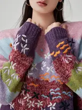 芸術的な油絵刺繍入りのカラフルなクルーネックニットセーター【春用・女性用】