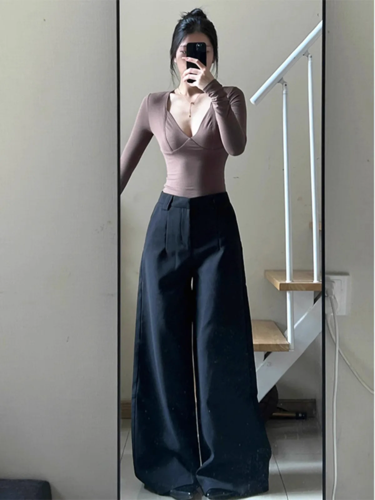 丈の長いパンツ：長身向け黒色スーツパンツの実際のフィット感と使い方