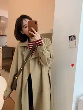 春季にぴったりのクラシックデザインのダブルボタントレンチコート【小柄向け・ミドル丈・軽量】