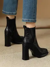 極上の柔らかさなショートブーツ【防水・太ヒール・ゴムバンド・黒色・羊皮】