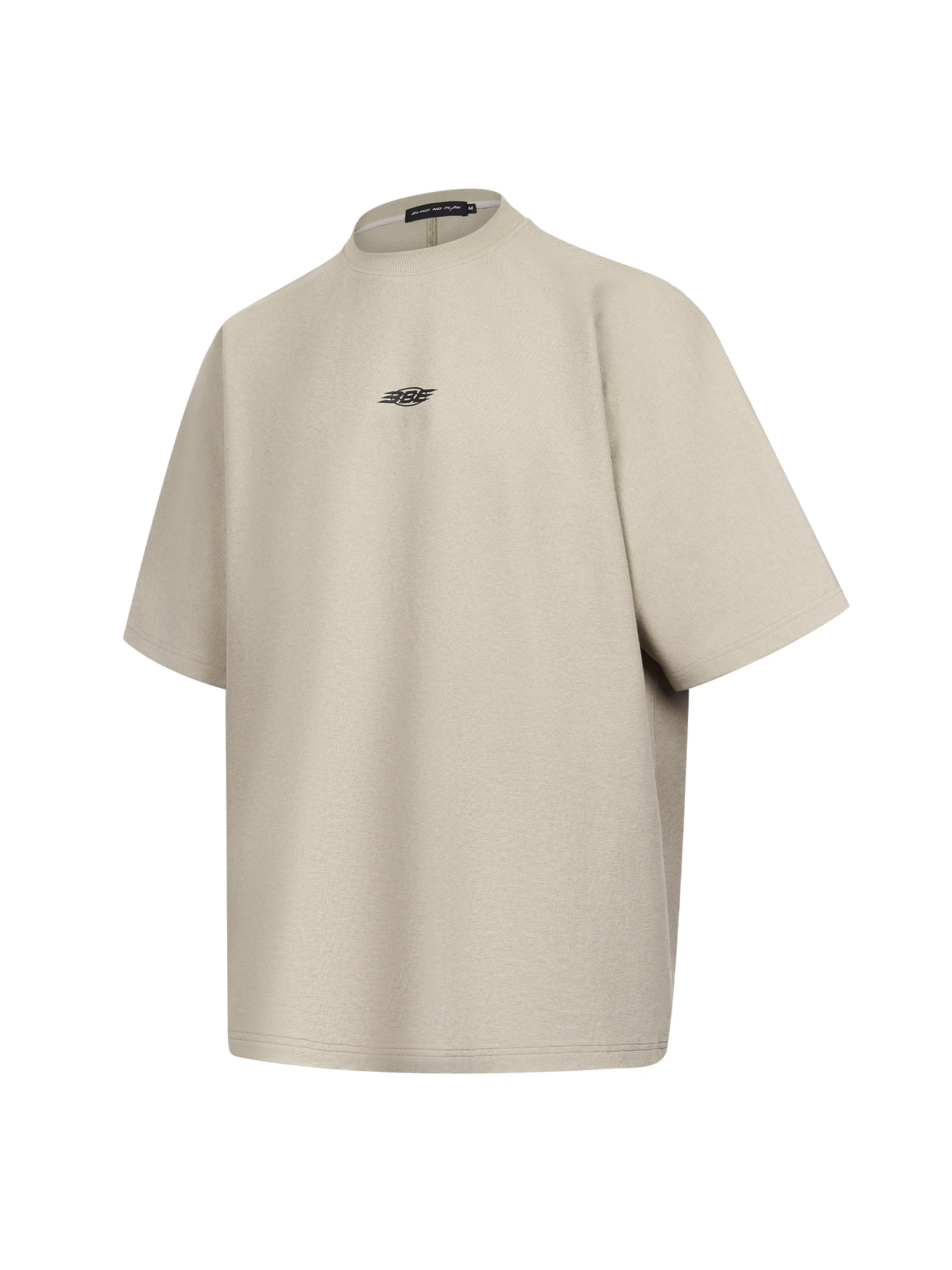 BLINDNOPLAN B7シリーズ ロゴTシャツ メンズ：ビビッドカラー カットソーの実用性と価格分析