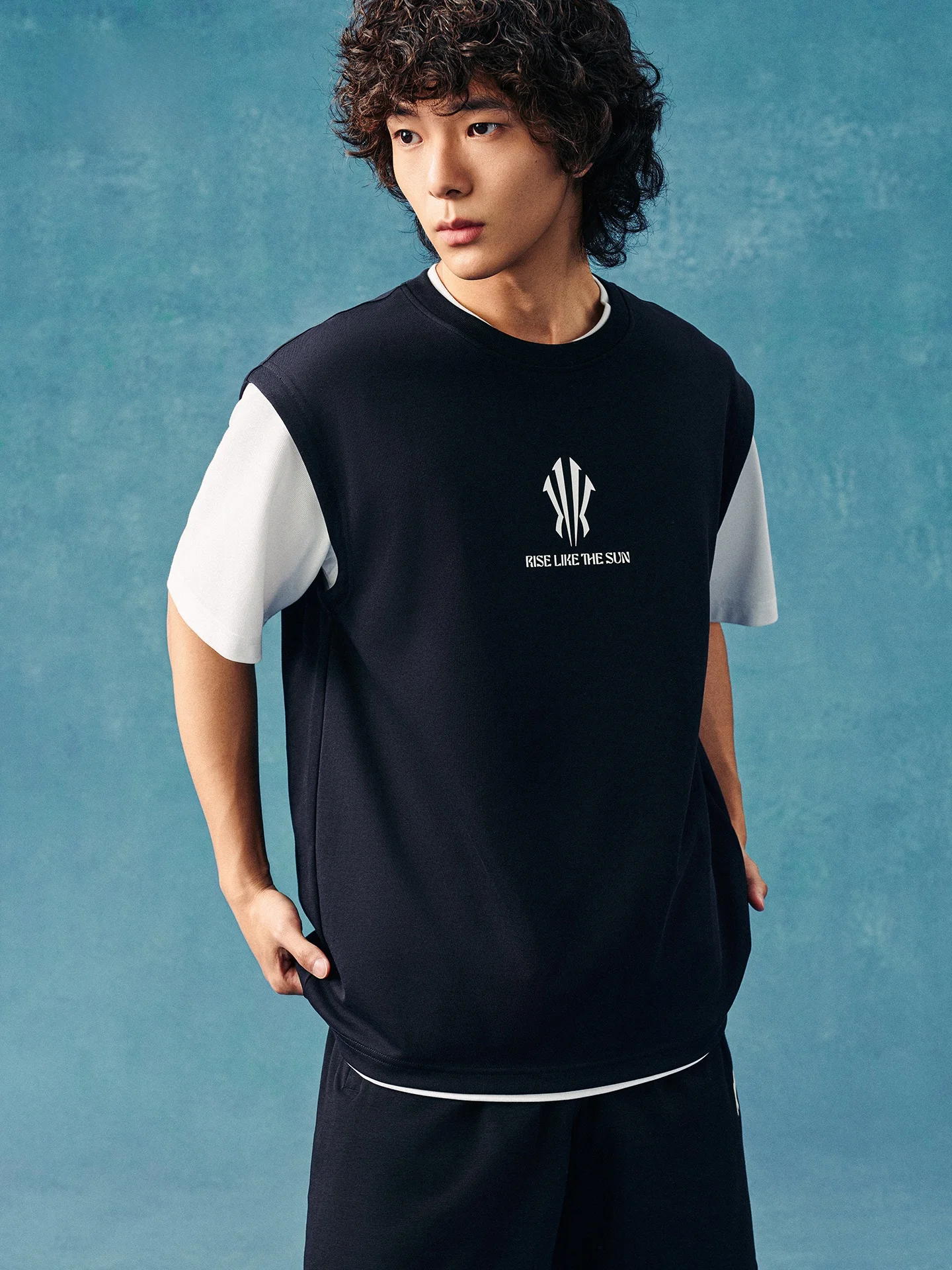 「tシャツ mサイズ」を選ぶべきタイミングは？アメリカンスタイルのノースリーブTシャツが答えをくれる
