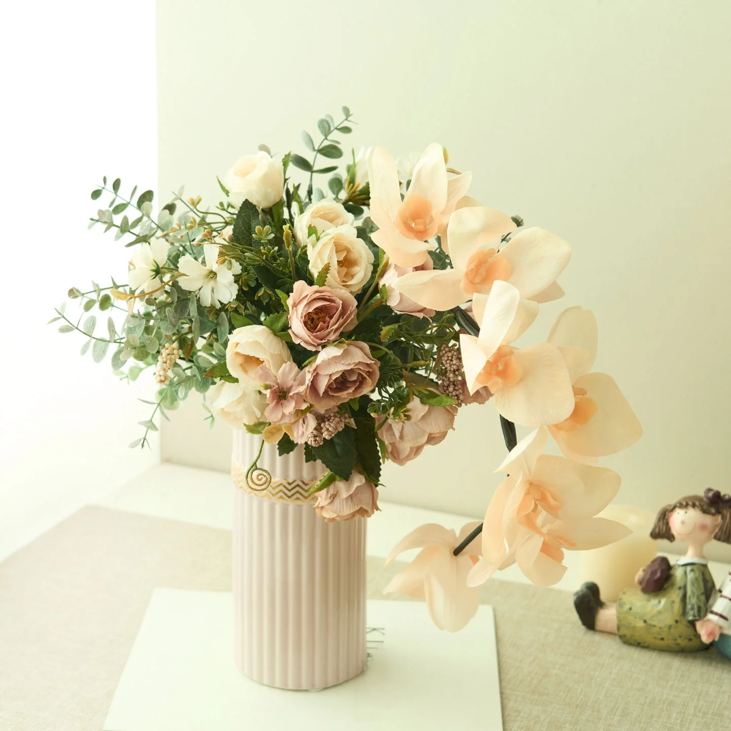 造花置物は本当に「自然」に見えるの？北欧風の温かみを体感する1つの答え