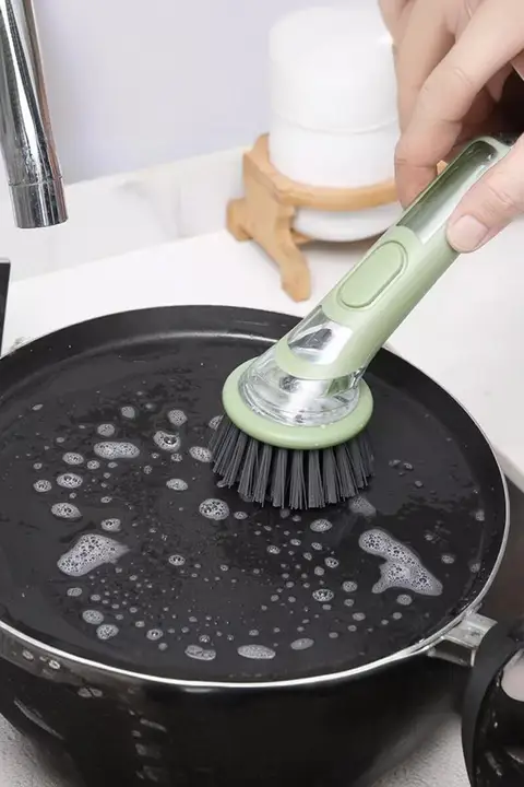 長柄プッシュ式液体供給鍋洗浄ブラシ【キッチン用・非傷害性・ソフト毛・ハンドル付き】