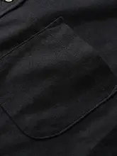 秋に最適なレトロスタイルの黒いメンズシャツ【スタンドカラー・長袖・ゆったりフィット】