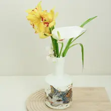 雪猫デザインのガラス花瓶【ユニークなイラスト・高級感あるデスクトップ装飾】
