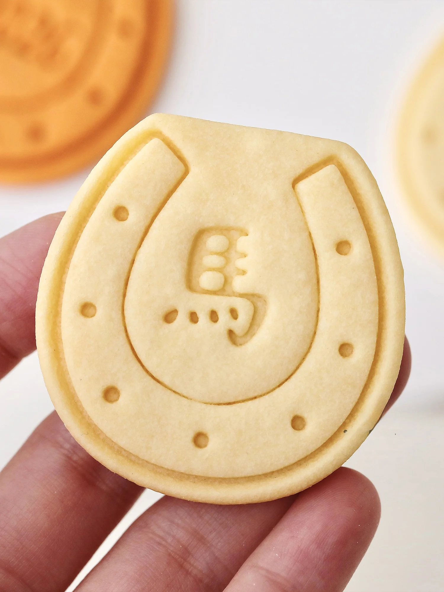 馬蹄鉄型クッキーカッターを選ぶべき理由は？国潮風の新年の祝福を手軽に届ける秘密