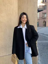 都会的で機能的！後ろスリット入りジャケット【女性用・カジュアル・上質感】
