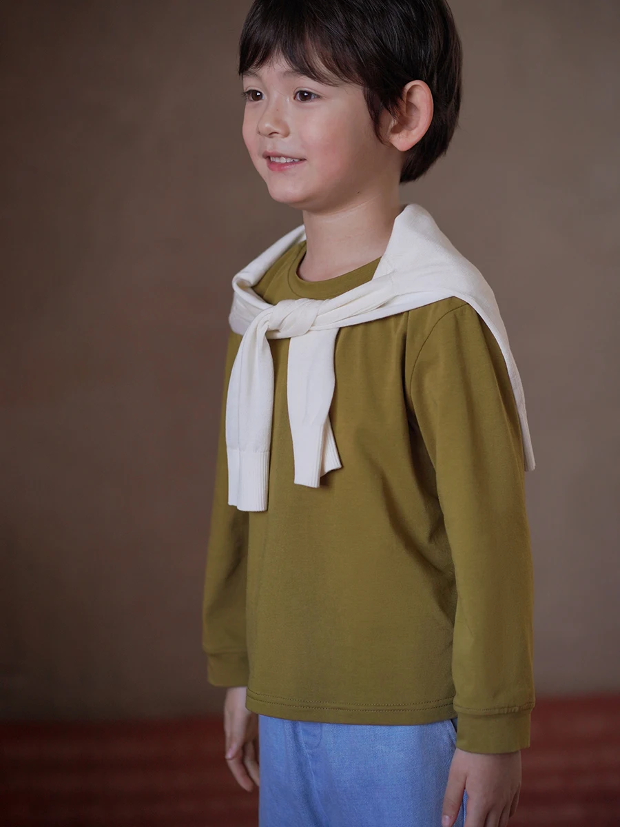 春秋用 子供向けグリーン長袖Tシャツ：伸縮性と親肤性を重視した日常着の選択肢