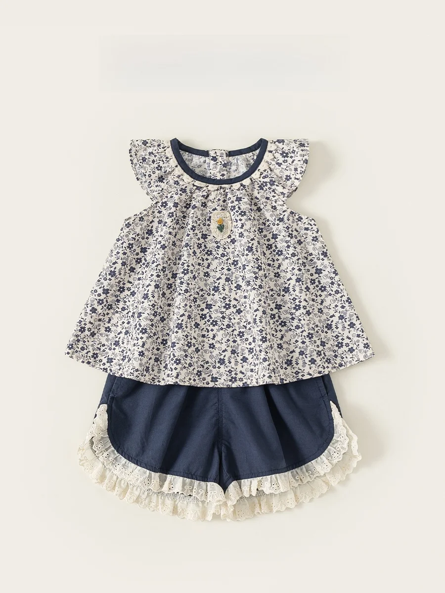 2歳 女の子 服 おしゃれ どんなのがいいか？田園風のフラワープリントセットアップが解決する理由