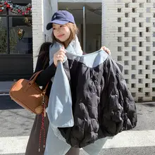 水彩風のブルー ダウンジャケット【冬用・白鹅绒・ショート丈・スカーフ付き】