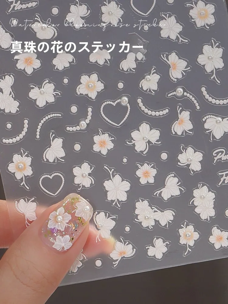 立体浮彫りデザイン ネイルシール：おしゃれなステッカーのデザイン例と実用性