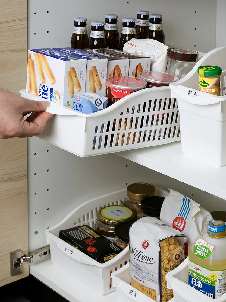キッチン用調味料整理ボックス：水槽下収納に最適なキャスター付き収納バスケットの実用性解析
