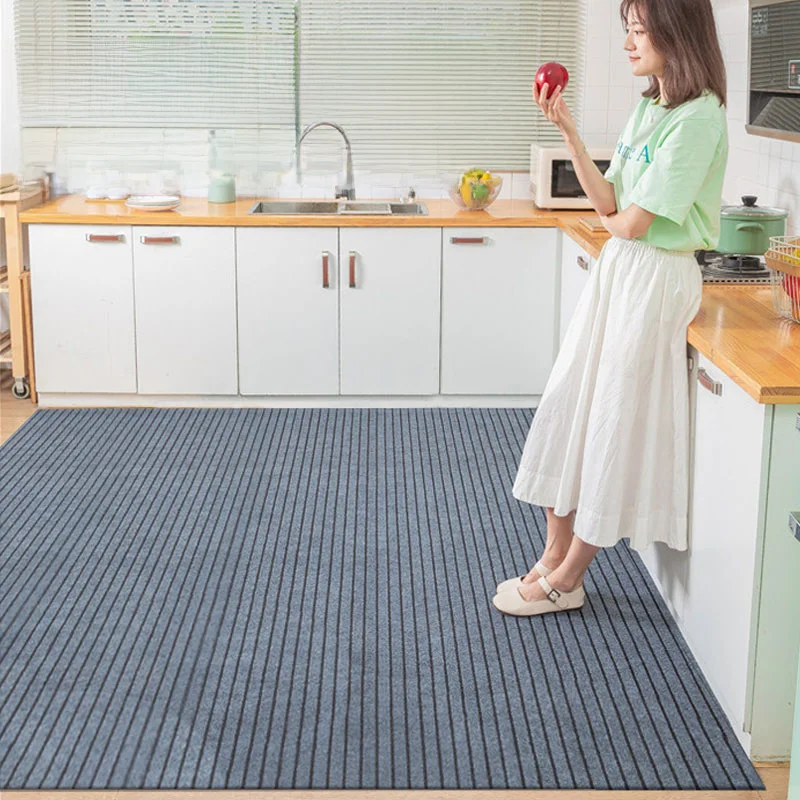 揃えるミニマリスト部屋づくりアイテム｜キッチンマット選びの徹底解説