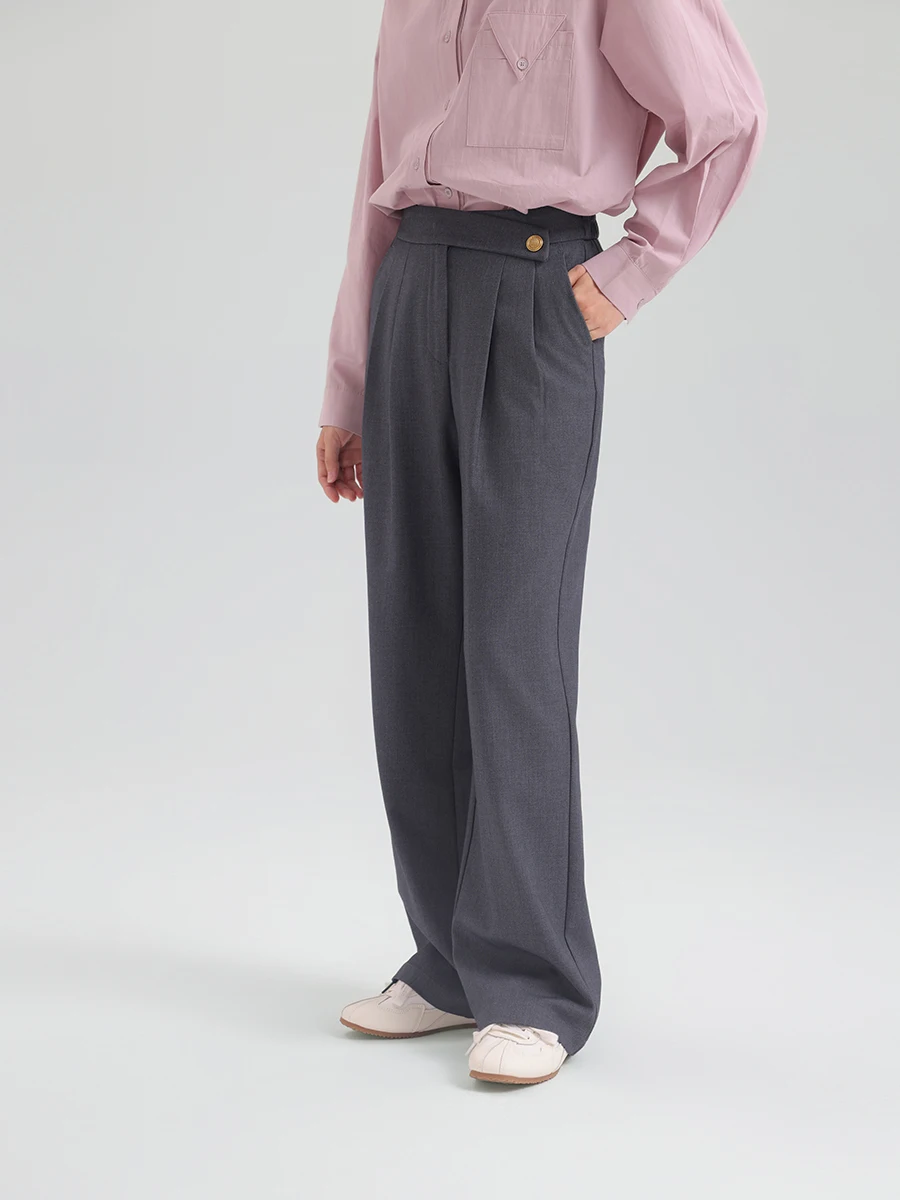 アンクル丈のパンツとレギンスパンツ、どちらが通勤に最適？
