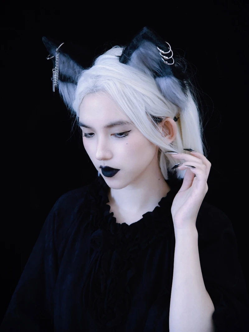 かっこいい ミディアム レイヤー ウルフ と ボブ レイヤー ウルフ を選ぶとき、実はヘアバンドが鍵を握っている？