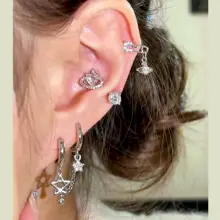 個性的なデザインの純銀ピアス【星球・サターン型・絶妙な輝き】